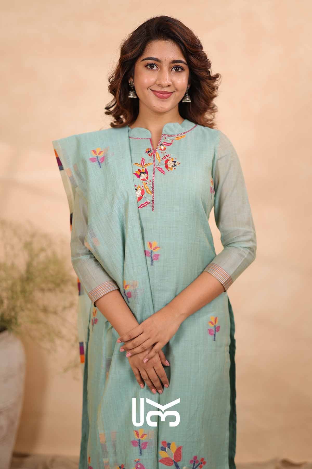 Parijat Blossom|Sea Green Jamdani Muga Silk Kurta Set
