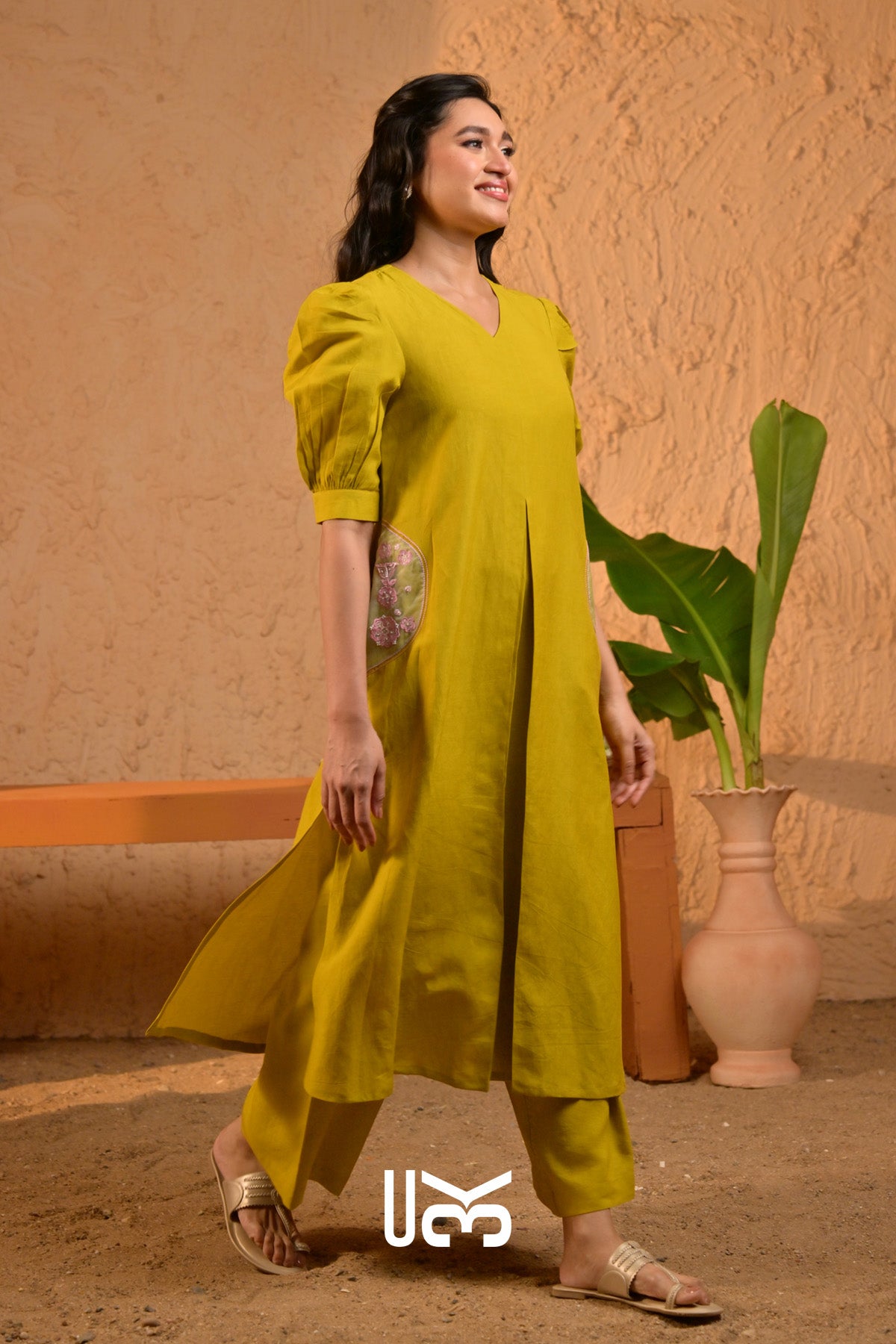 Aabha Pocketplay Linen Kurta Set (Dress) in Lime Green