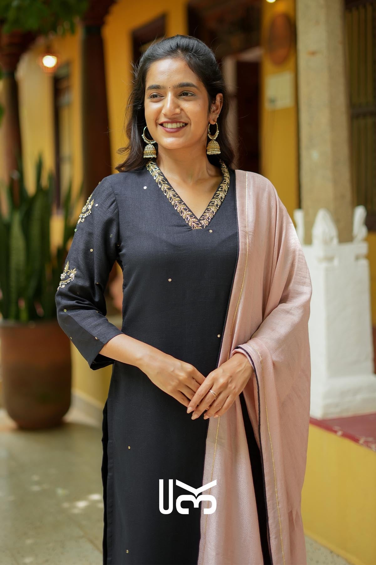 Charcoal Grace | Silk Zari Embroidered Black Kurta Set with Blush Dupatta for Casual