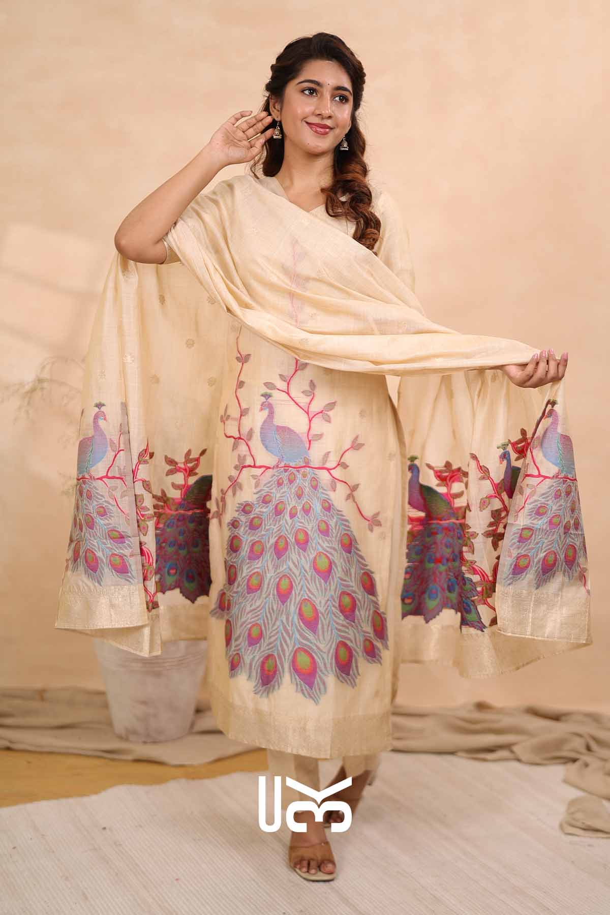 Peacock Parade|Ivory Jamdani Muga Silk Kurta Set