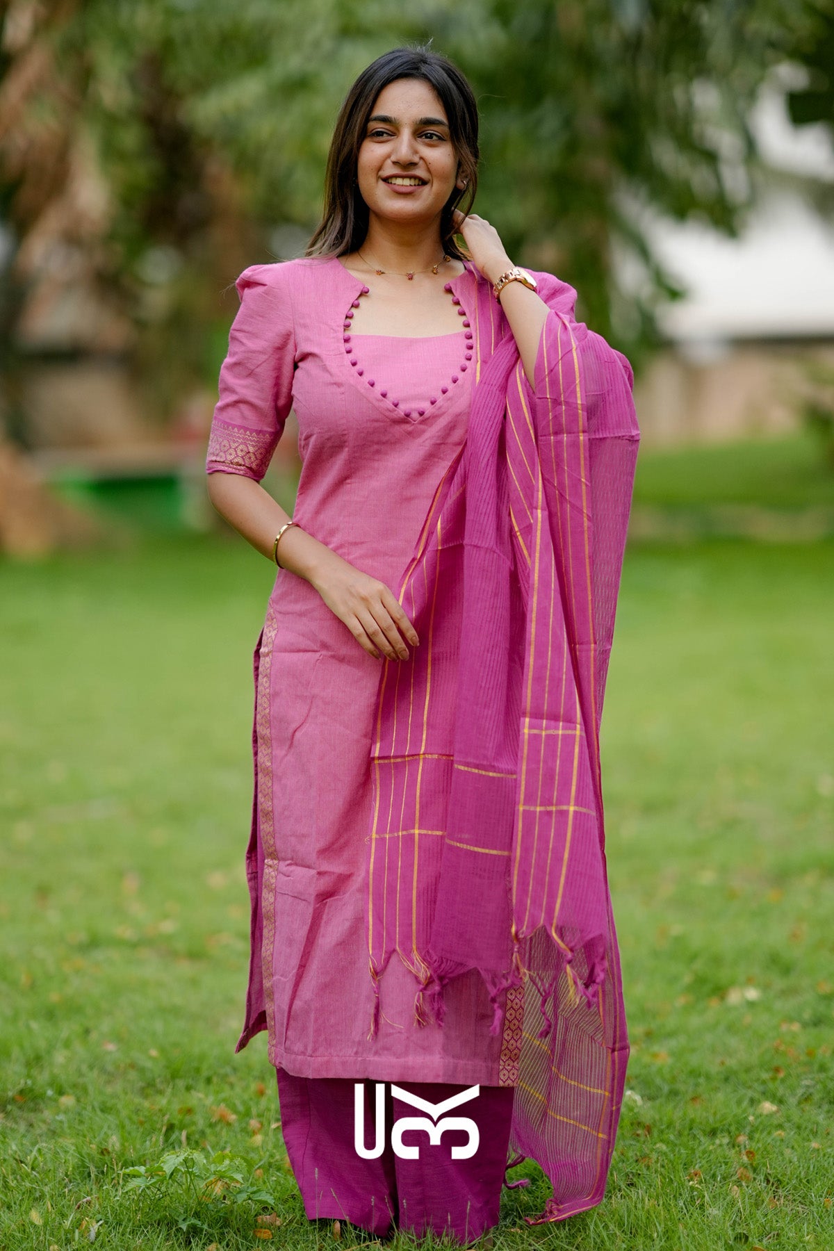 Tharuni Handloom Kurta set (Dress) In Pink