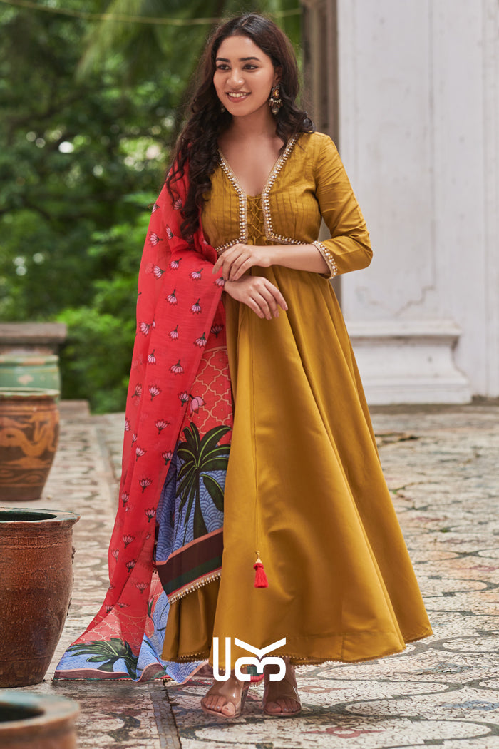 Sandy Pichwai Suit Set in Mustard Yellow