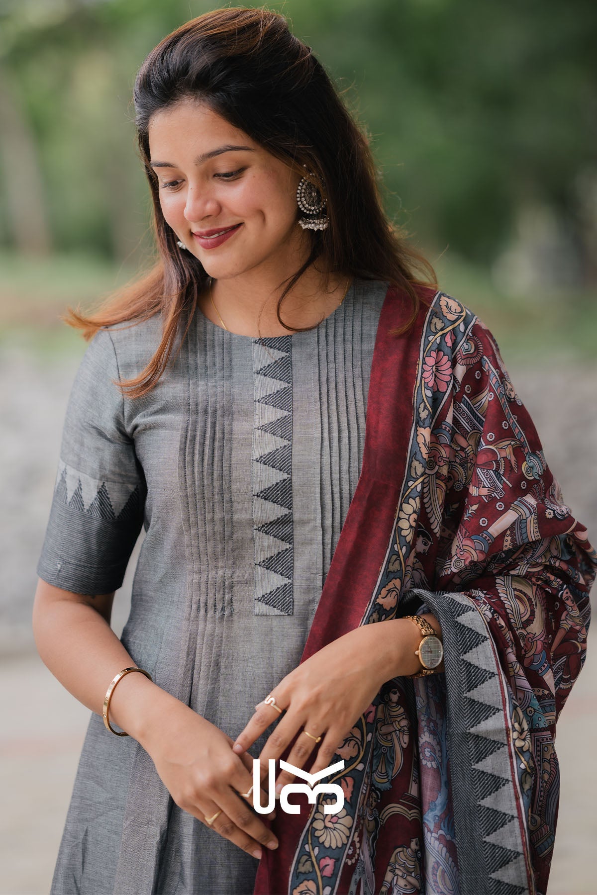 Raagvi Handloom Grey Sharara Set
