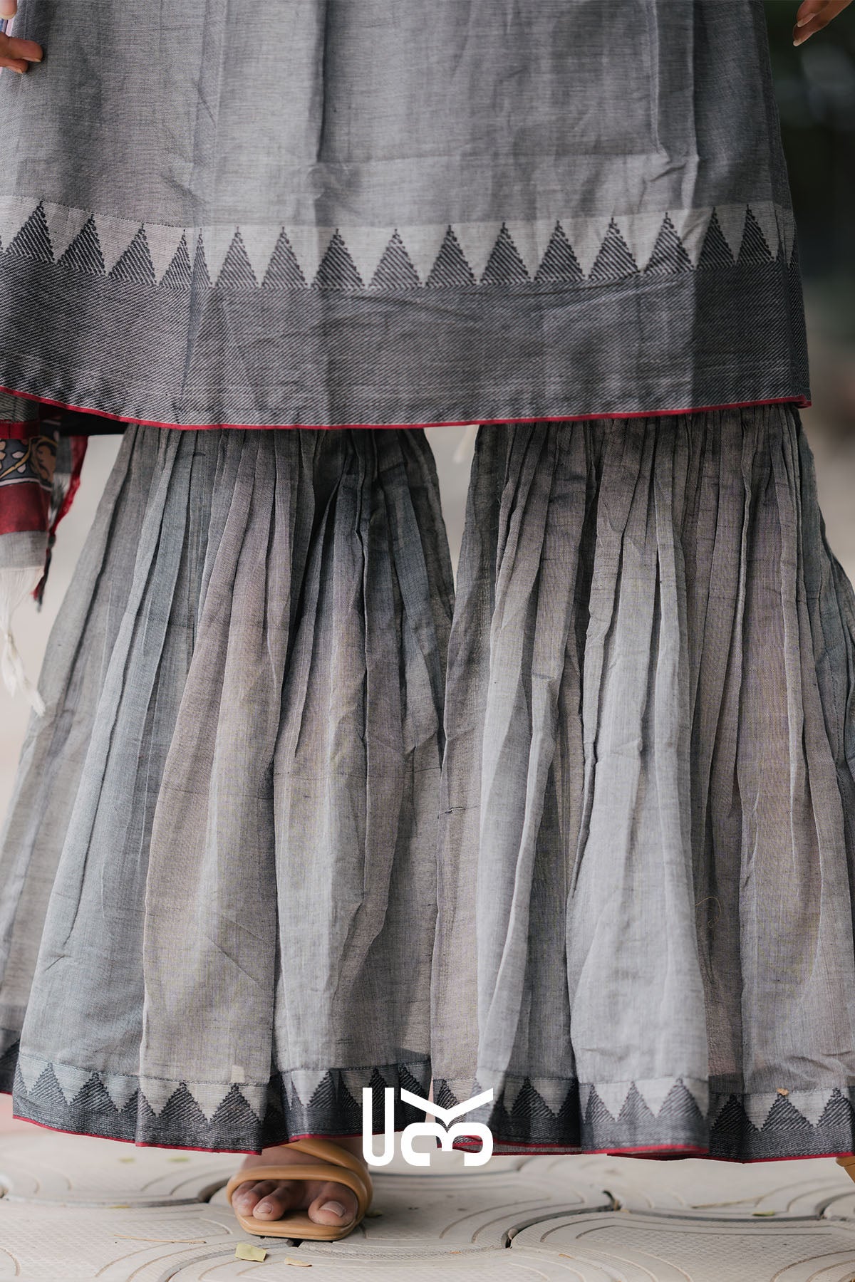 Raagvi Handloom Grey Sharara Set