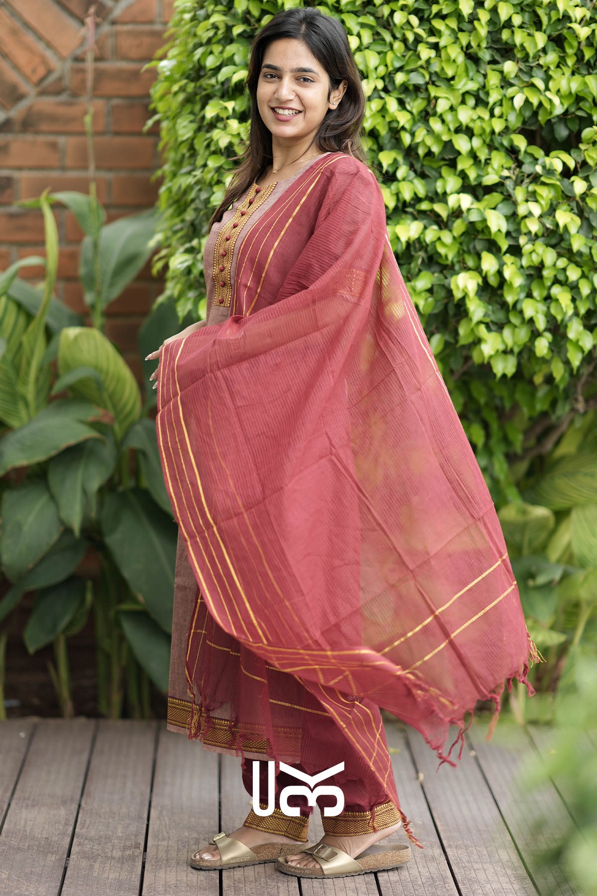 Vaishnavi Cotton Kurta Set In Rust