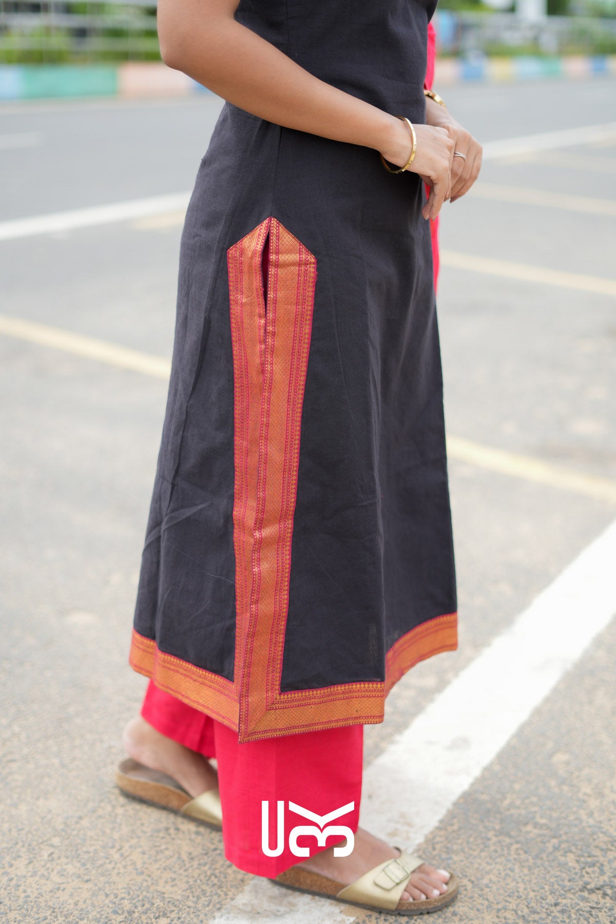 Kolam Handloom Kurta set (Dress) In Black