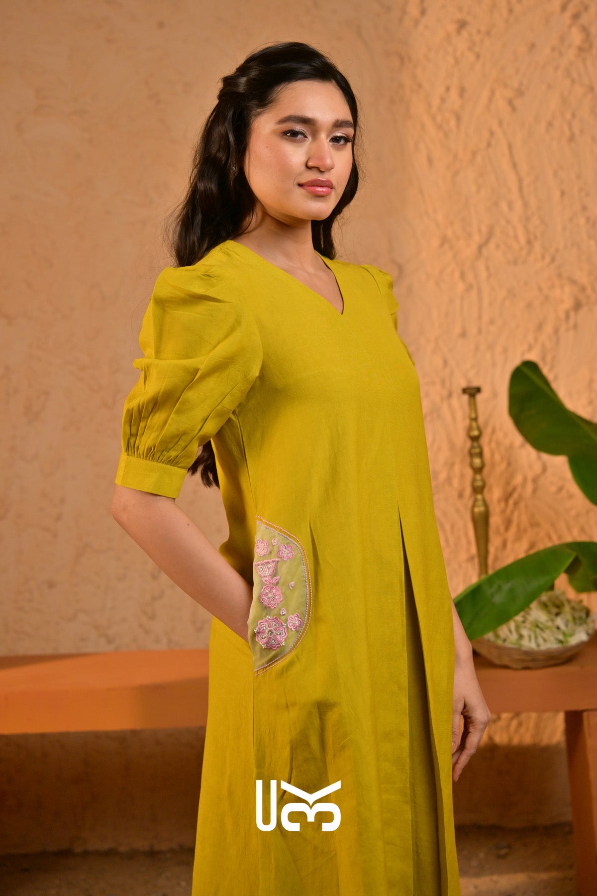 Aabha Pocketplay Linen Kurta Set (Dress) in Lime Green