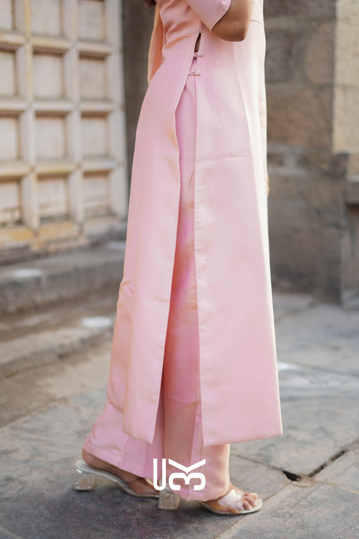 Noor Jadau Kurta Set In Peach