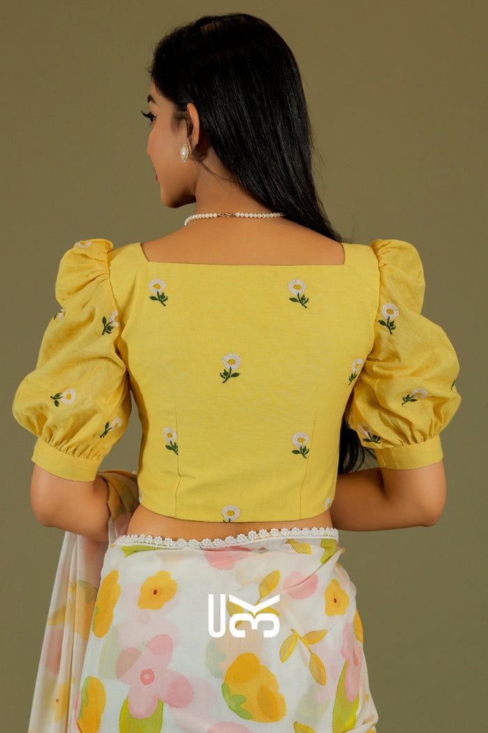 Pila Kaner Saree in Yellow & White