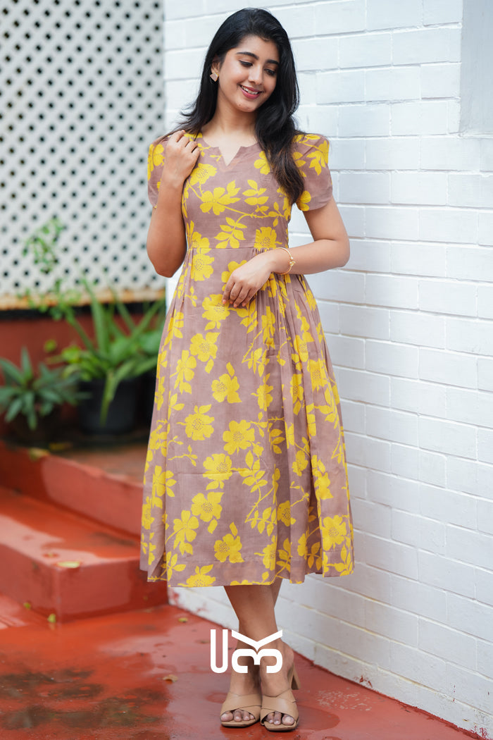 Yelena Midi (Dress) in Yellow