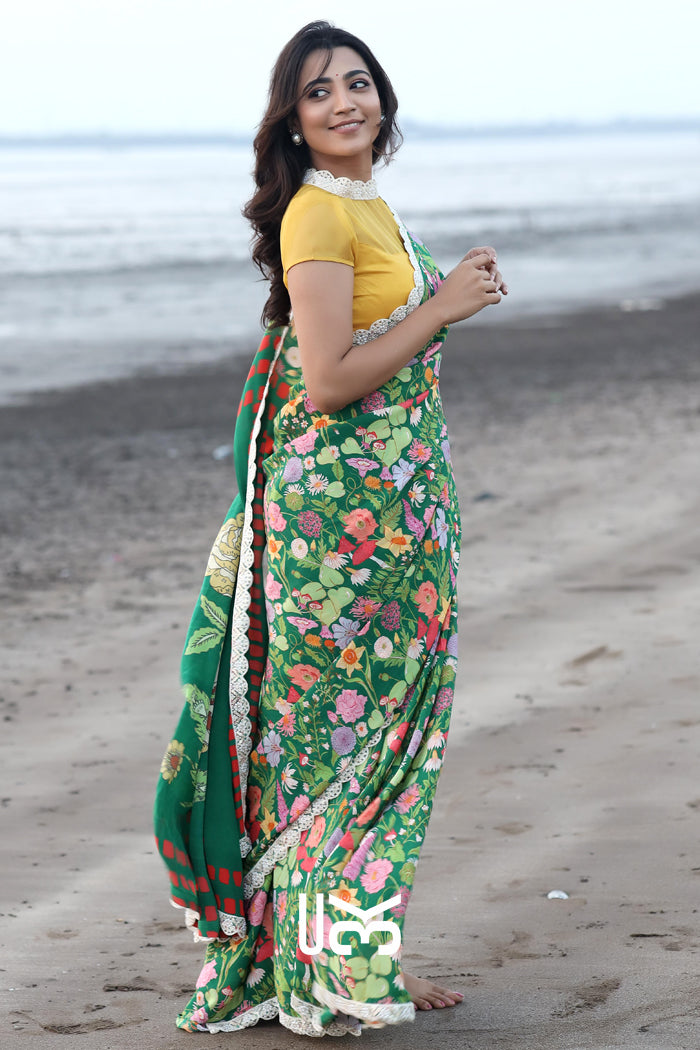 Manjari Retro Prints Unstitched Saree