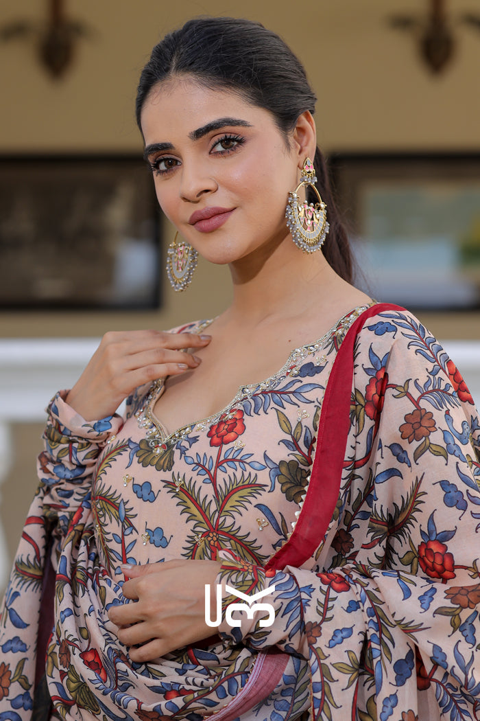 Mihika Anarkali (Drees) in Beige