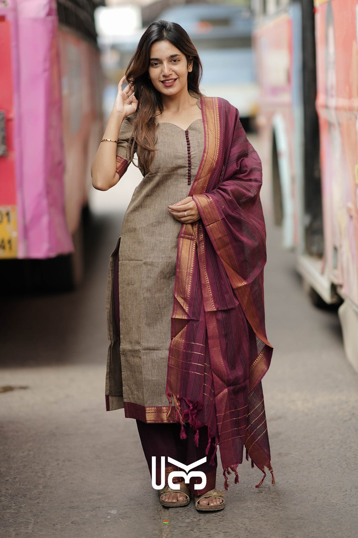 Dharvini Handloom Kurta Set In Earthy Brown