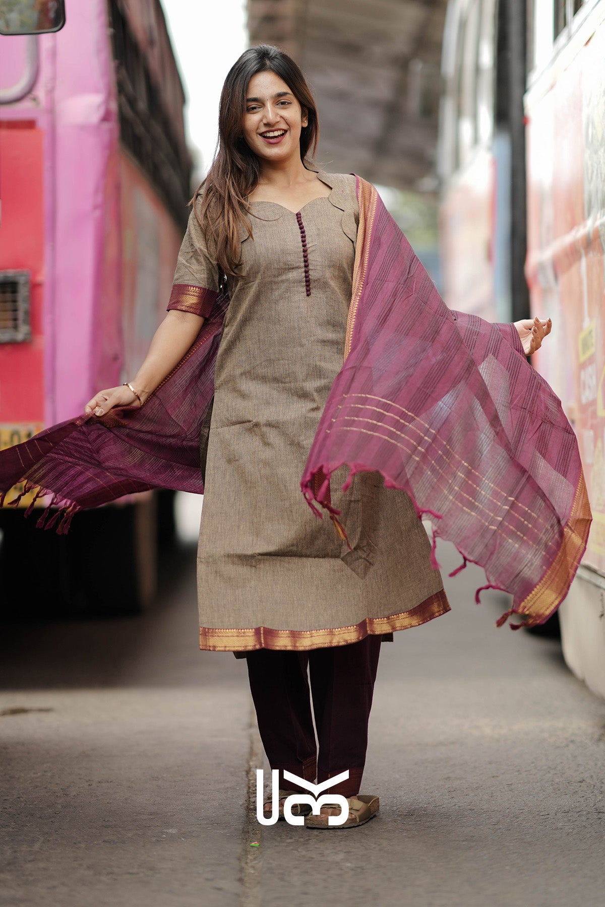 Dharvini Handloom Kurta Set In Earthy Brown