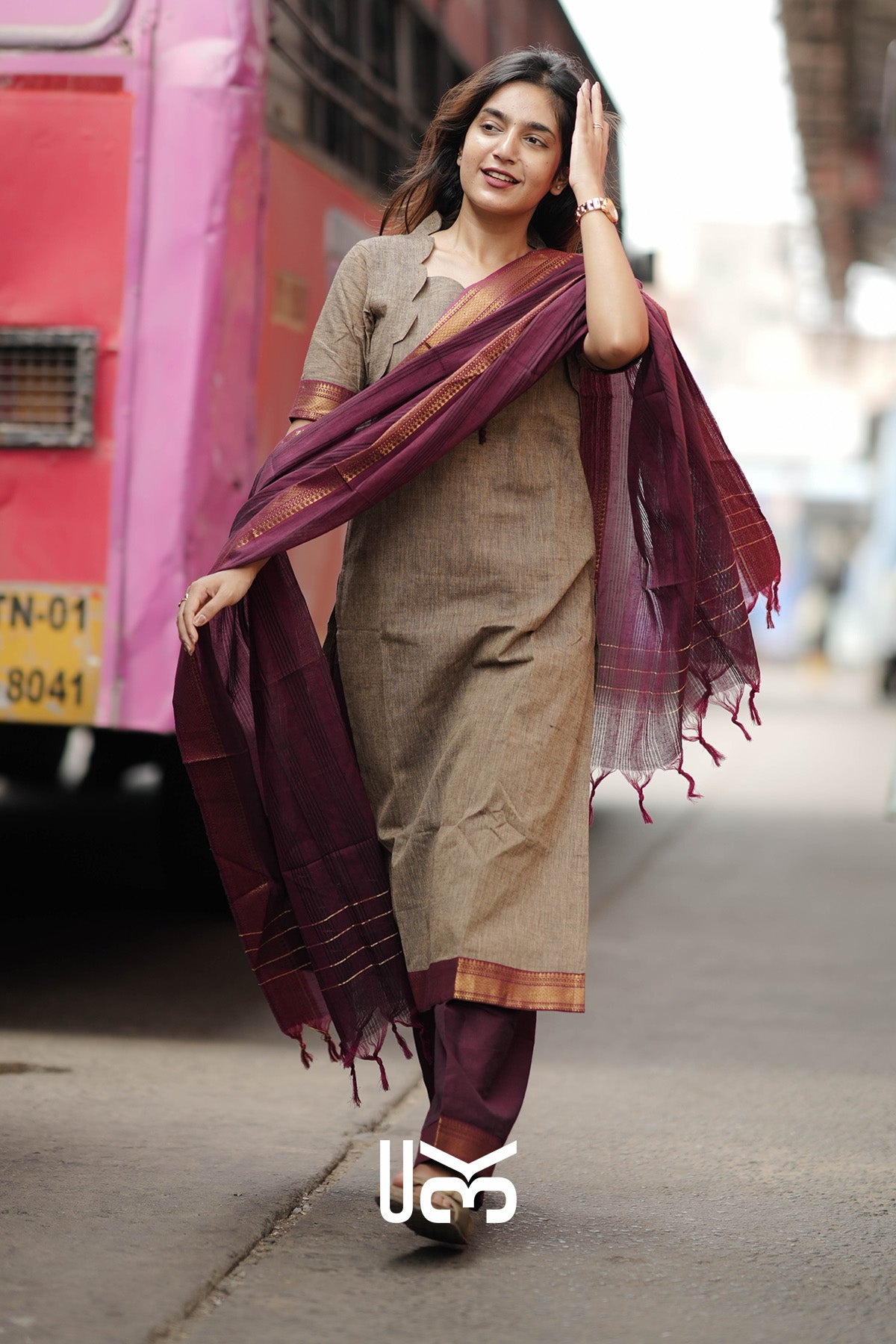 Dharvini Handloom Kurta Set In Earthy Brown