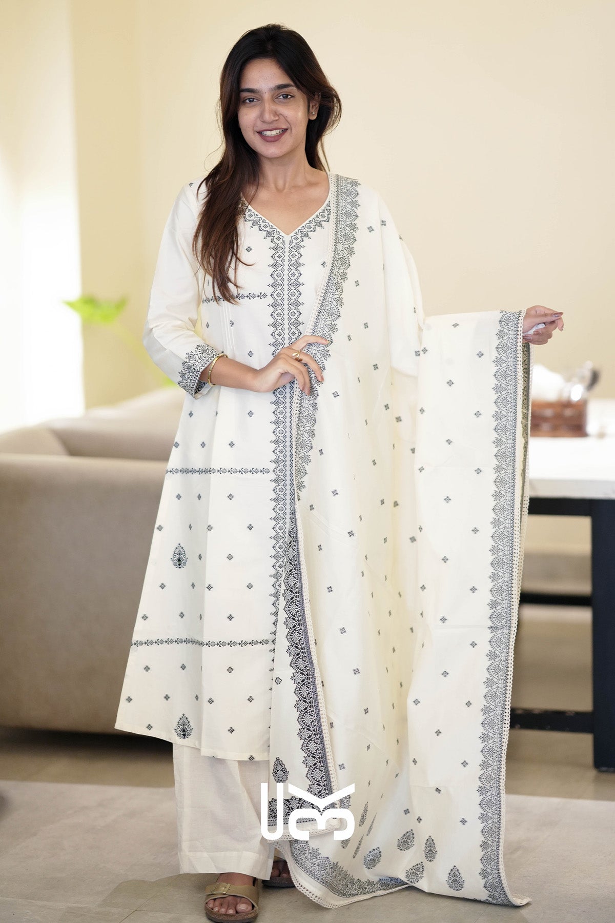 Hansika Cotton Kurta In White
