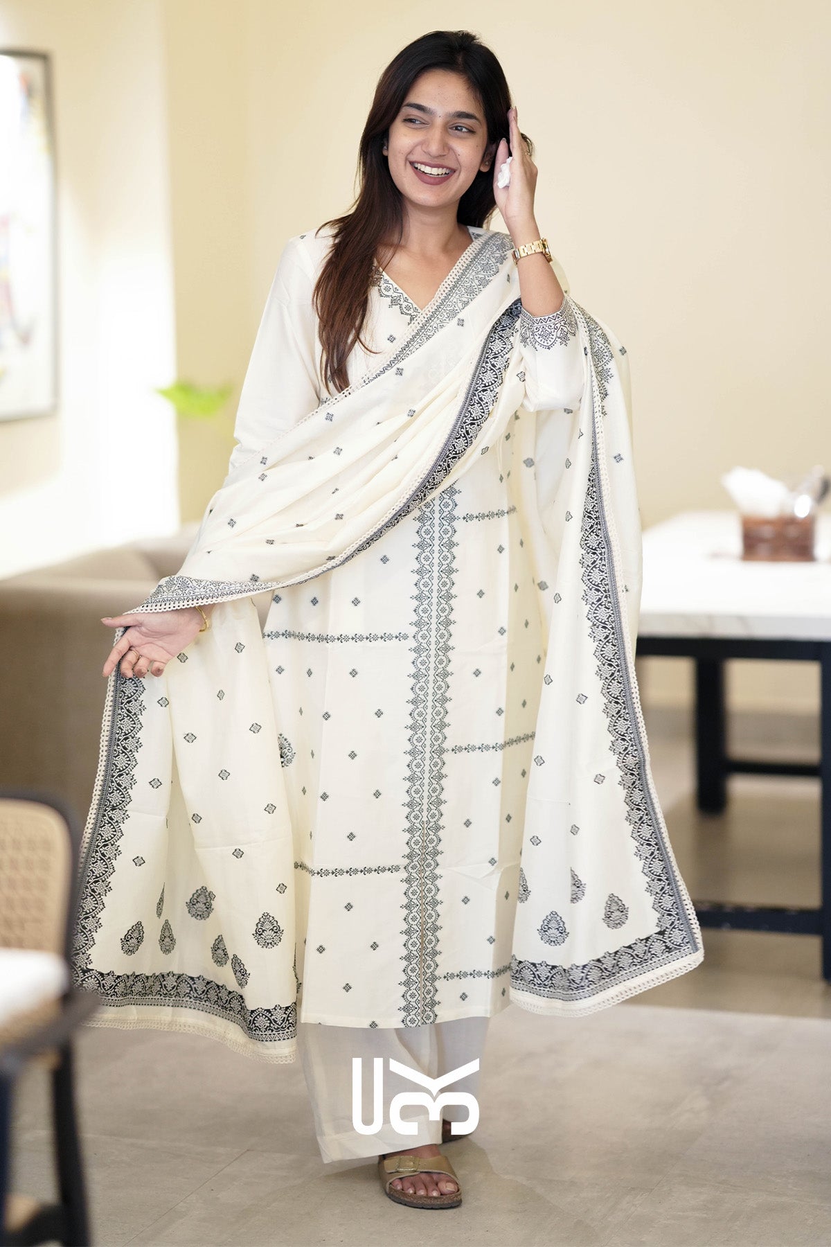 Hansika Cotton Kurta In White