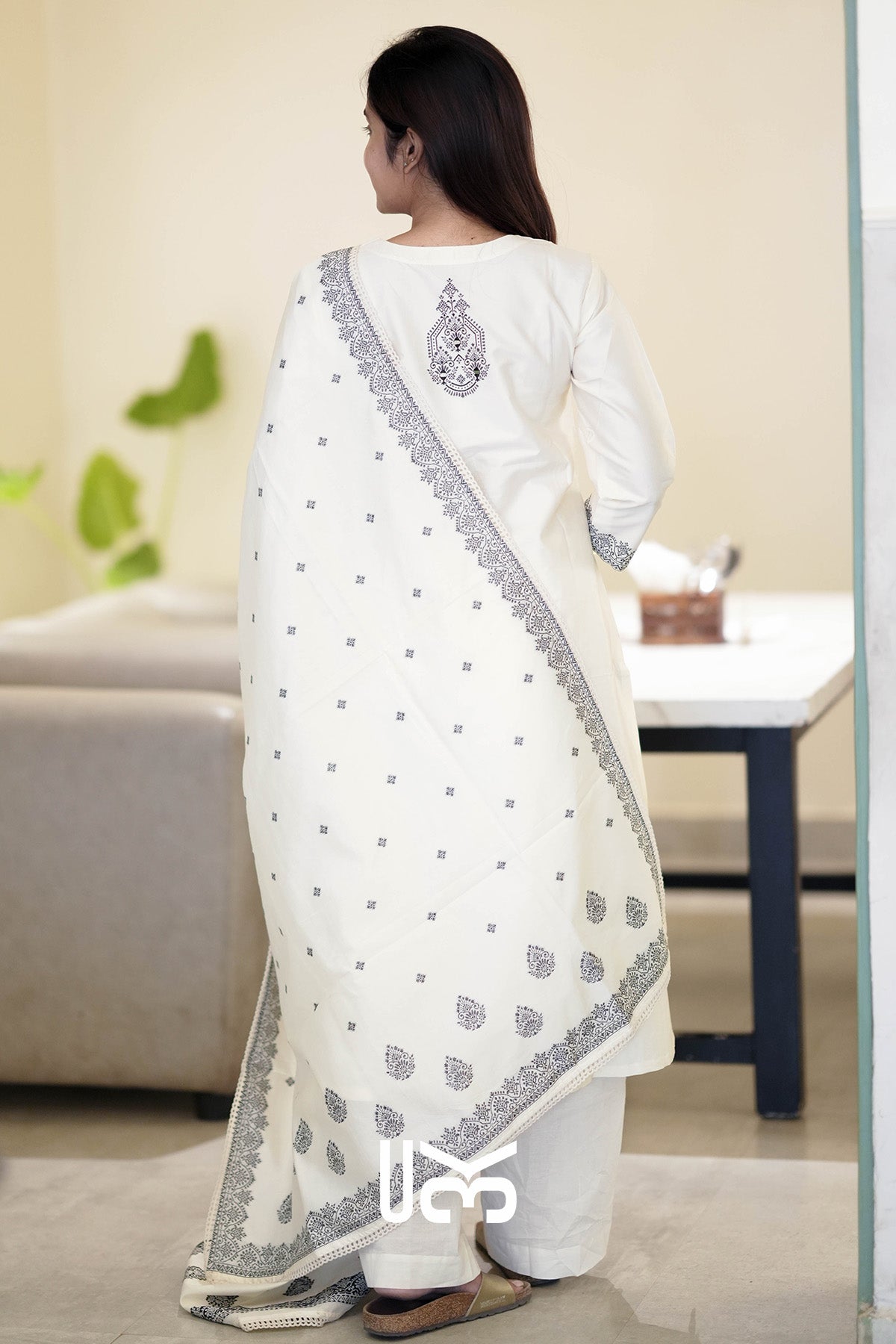 Hansika Cotton Kurta In White